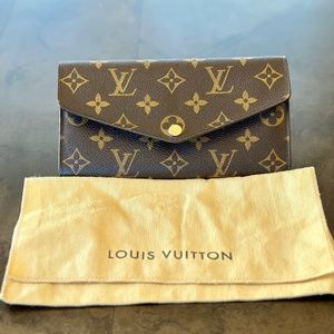 Louis Vuitton Sarah Wallet